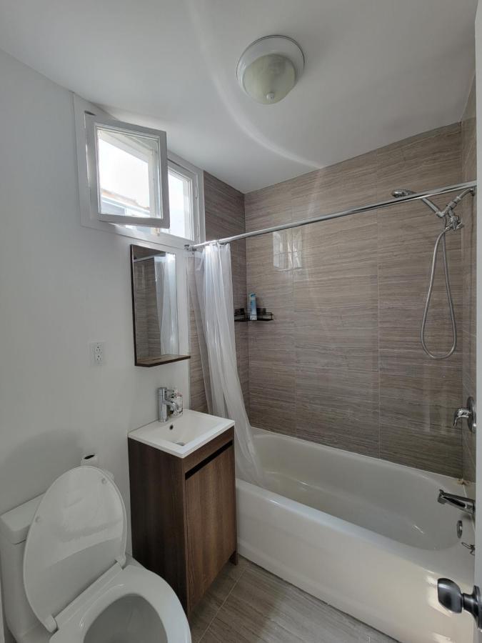 Small Condo In Montreal -Fast Wifi Zewnętrze zdjęcie