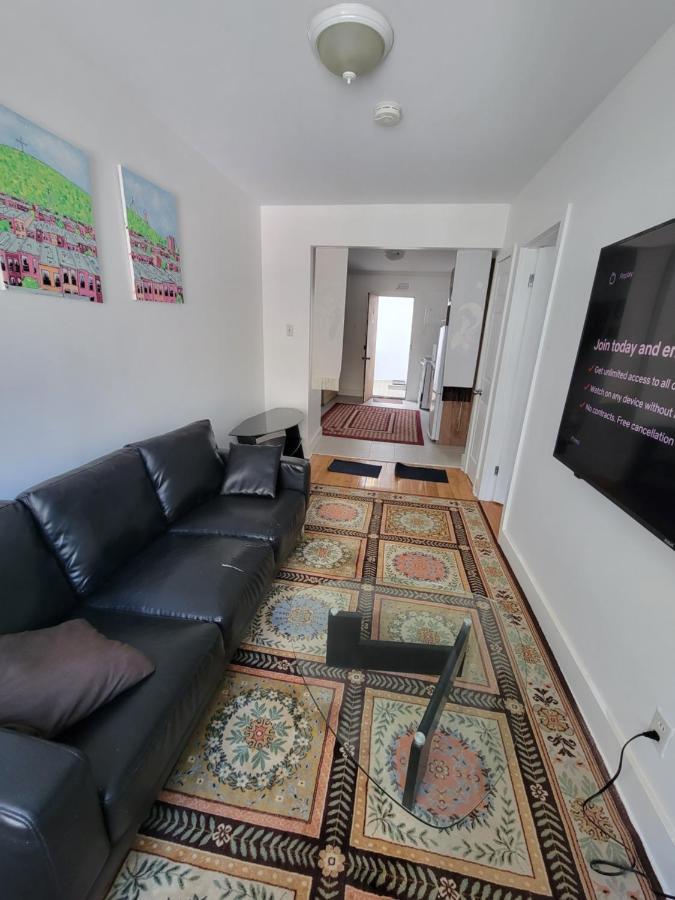 Small Condo In Montreal -Fast Wifi Zewnętrze zdjęcie