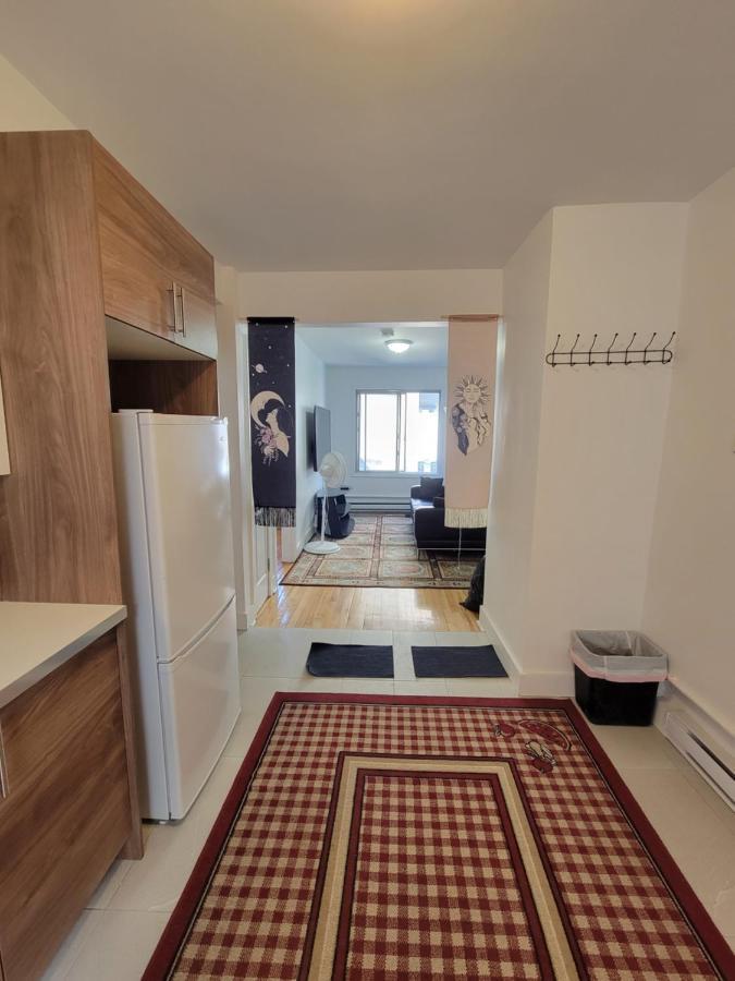 Small Condo In Montreal -Fast Wifi Zewnętrze zdjęcie