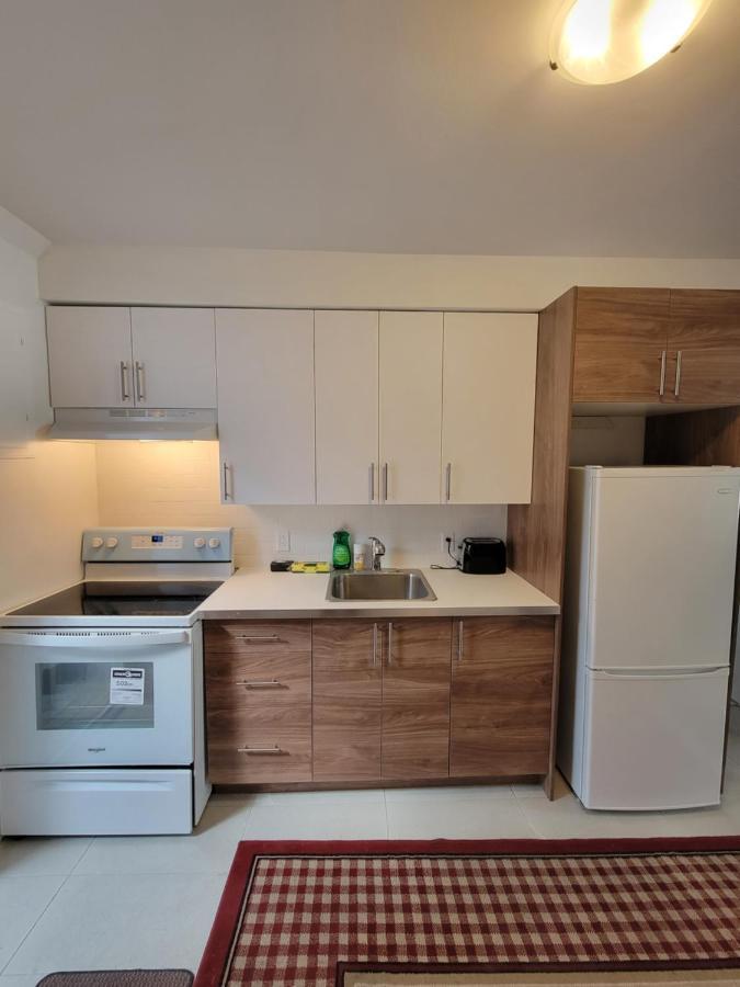 Small Condo In Montreal -Fast Wifi Zewnętrze zdjęcie