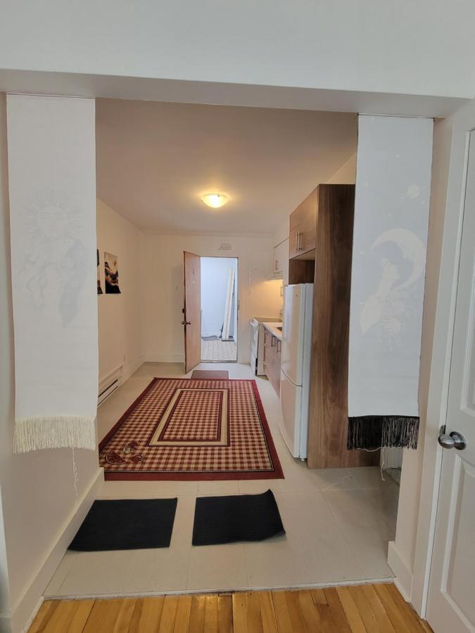Small Condo In Montreal -Fast Wifi Zewnętrze zdjęcie