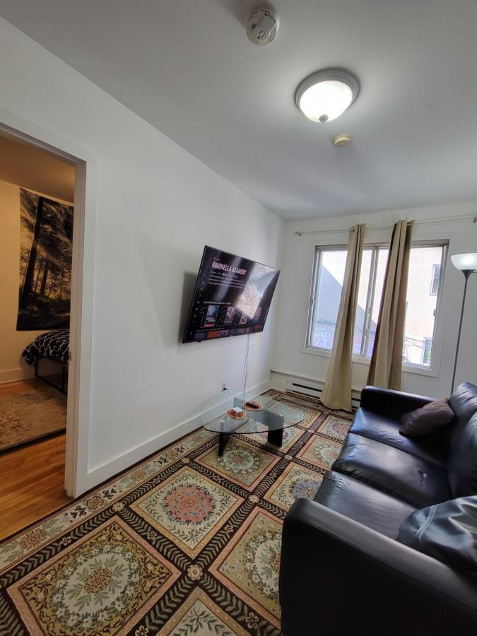 Small Condo In Montreal -Fast Wifi Zewnętrze zdjęcie
